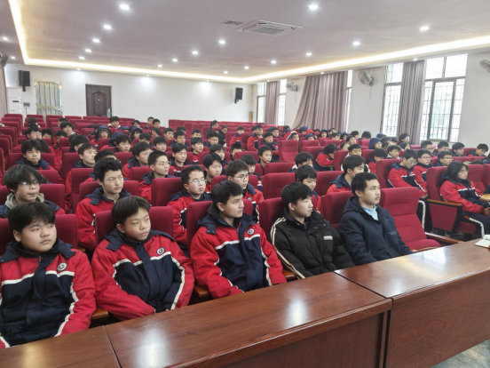 法治宣讲进校园