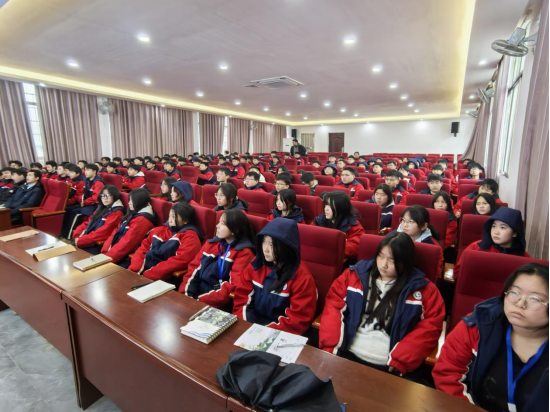 法治宣讲进校园