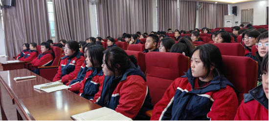 2025年春季学期“开学第一堂团课”开课了！