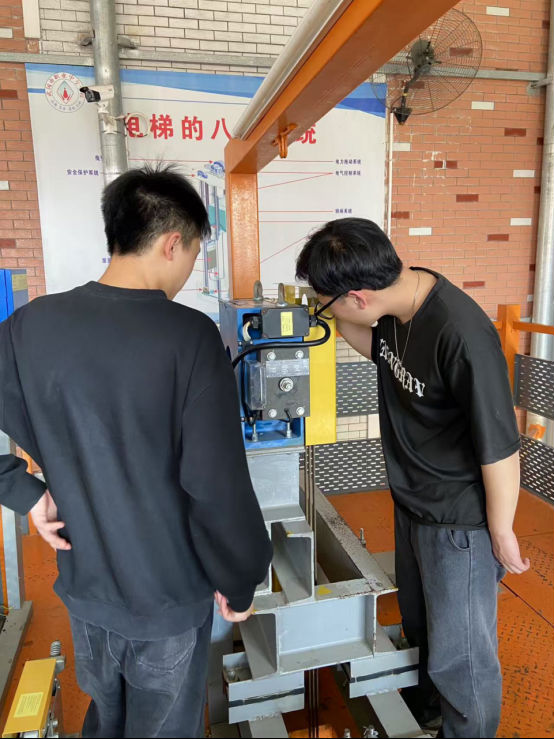 我校学子勇夺2025年“楚怡杯”技能大赛省三等奖！