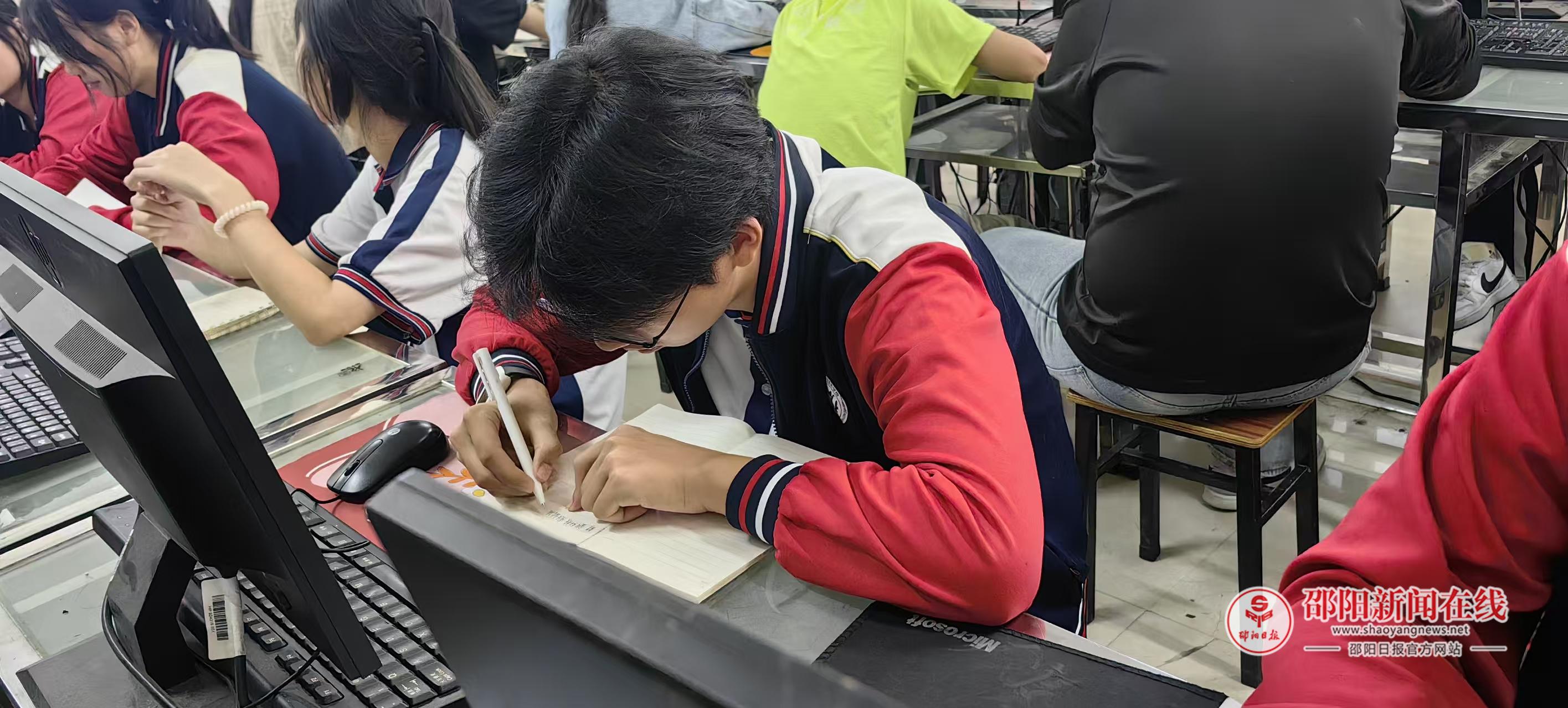 主题团课引领青年传承精神力量