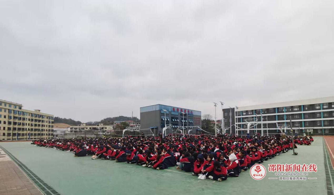 开展法治进校园活动