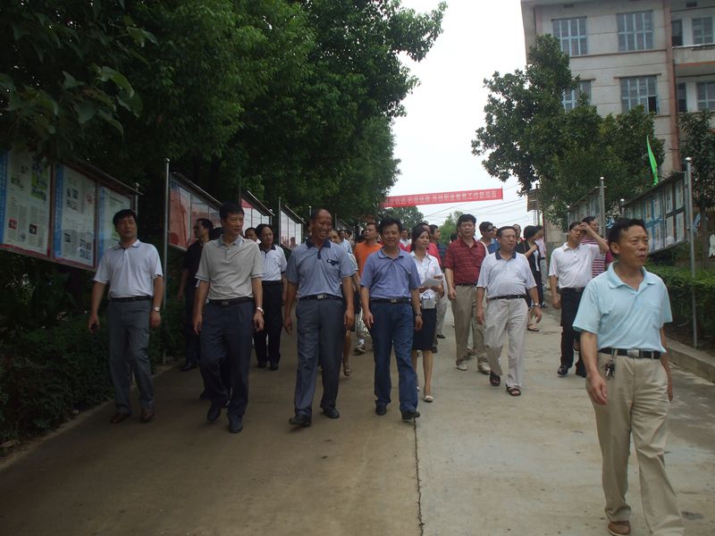 赵湘明县长来校考察工作