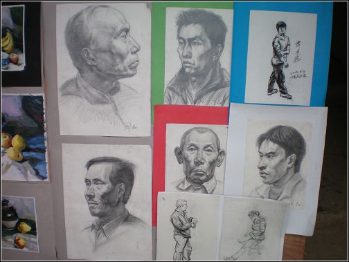 服装、美术专业学生作品展览