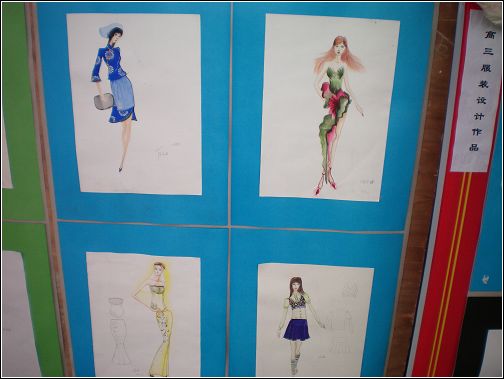 服装、美术专业学生作品展览