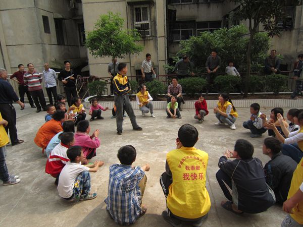 邵阳县工业职业技术学校：爱心手拉手  联谊话温暖