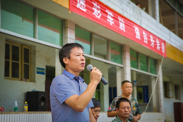 军训会操 各显神通