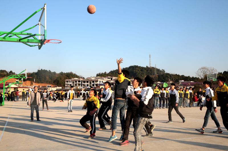 我校成功举办第三届体育节