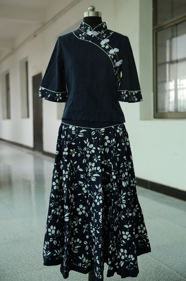 我校蓝印花布设计作品在武汉国际会展中心参展