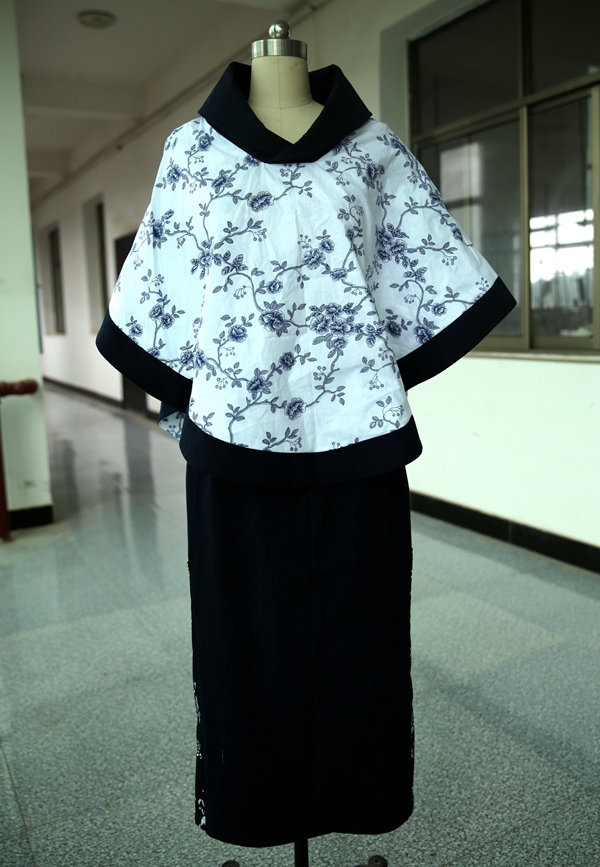 我校蓝印花布设计作品在武汉国际会展中心参展