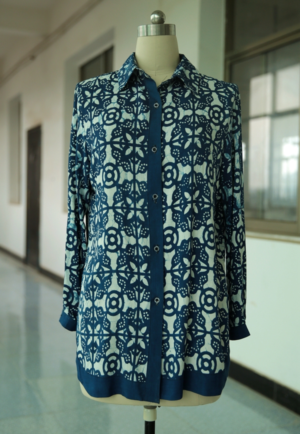 我校蓝印花布设计作品在武汉国际会展中心参展