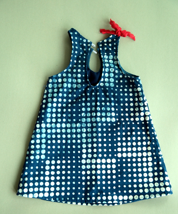 我校蓝印花布设计作品在武汉国际会展中心参展