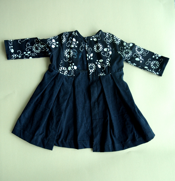 我校蓝印花布设计作品在武汉国际会展中心参展