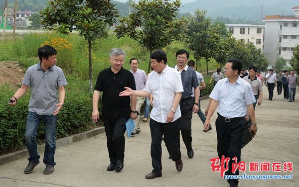 省人大到工业职校进行职业教育执法检查