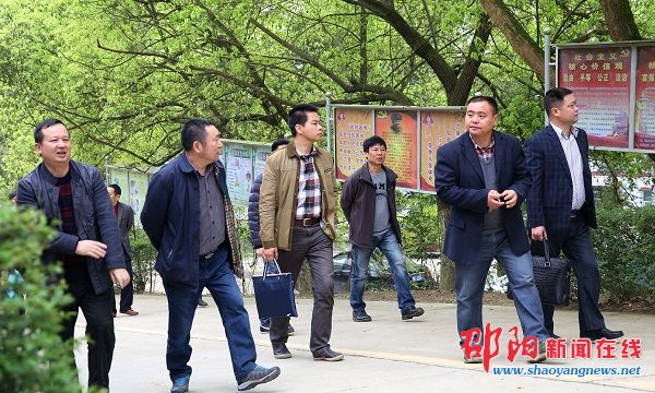 我校接受省级“安全文明校园”验收