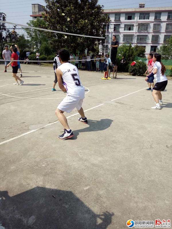 我校师生排球联赛落幕