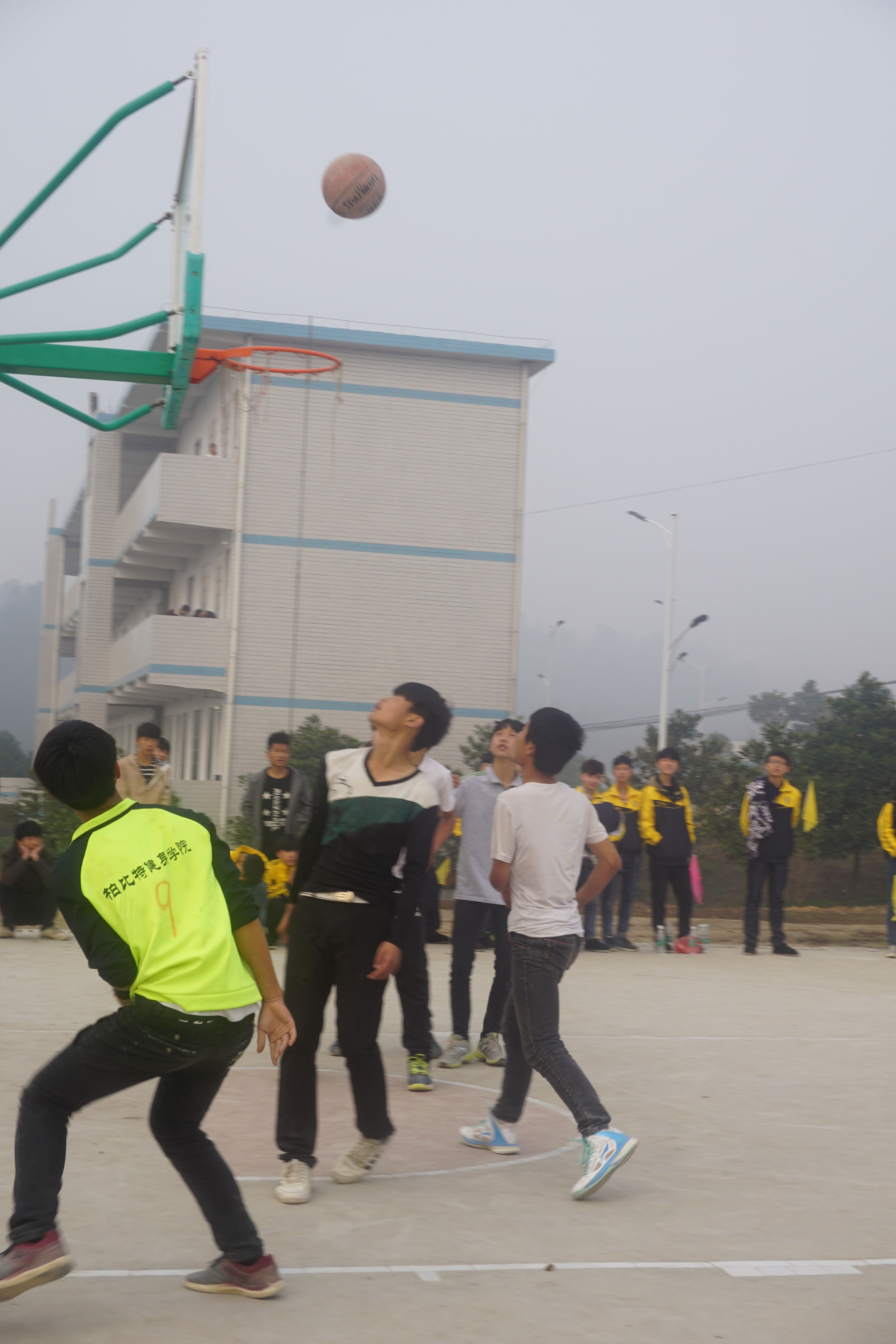 第四届体育节篮球比赛