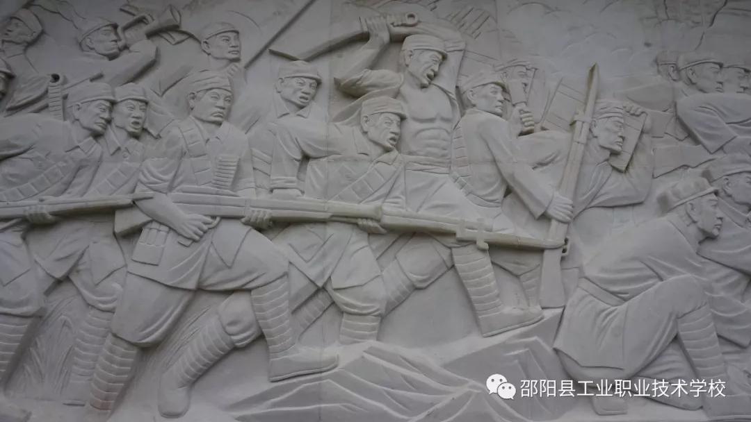 县工业职中开展烈士陵园扫墓活动