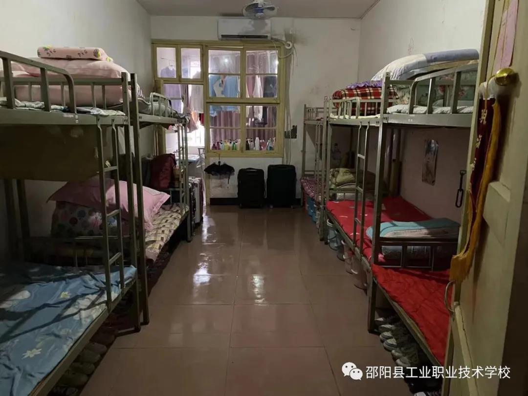 学史力行：邵阳县工业职业技术学校多措并举为师生办实事办好事