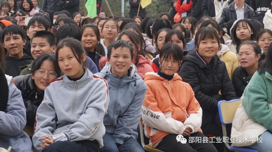 邵阳县工业职业技术学校举办第十三届校园文化艺术节