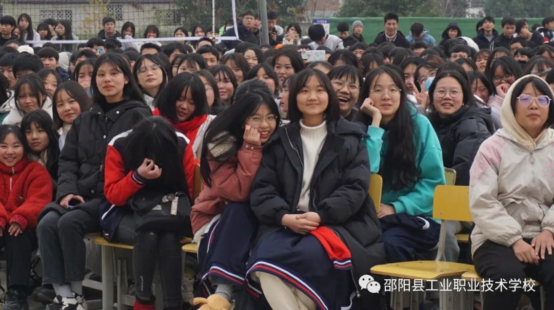 邵阳县工业职业技术学校举办第十三届校园文化艺术节