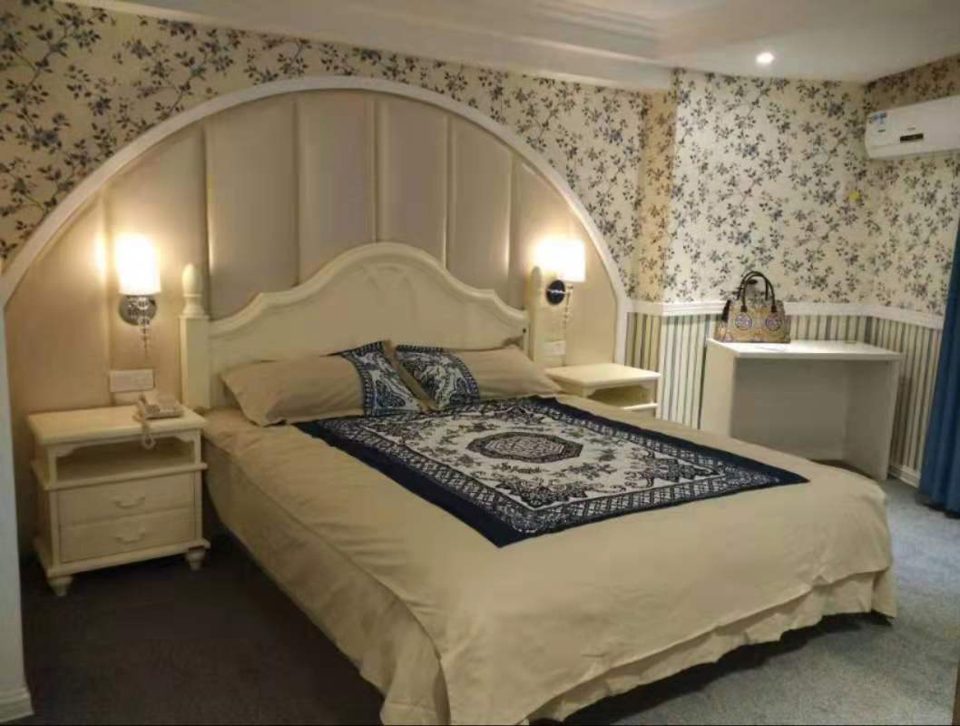 邵阳县工业职业技术学校“蓝印花布校企合作生产实训基地建设”典型案例