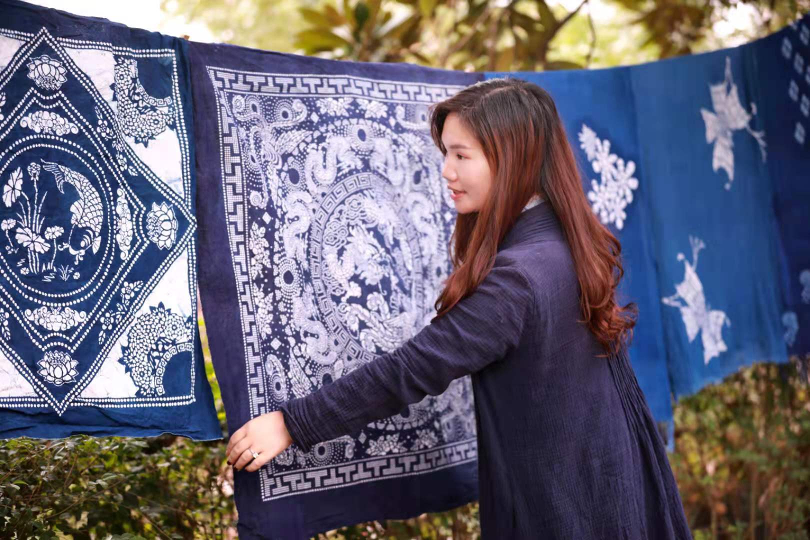 邵阳县工业职业技术学校《邵阳蓝印花布校企合作实训基地建设》支撑材料