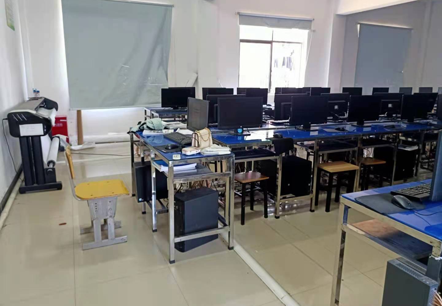 邵阳县工业职业技术学校《邵阳蓝印花布校企合作实训基地建设》支撑材料