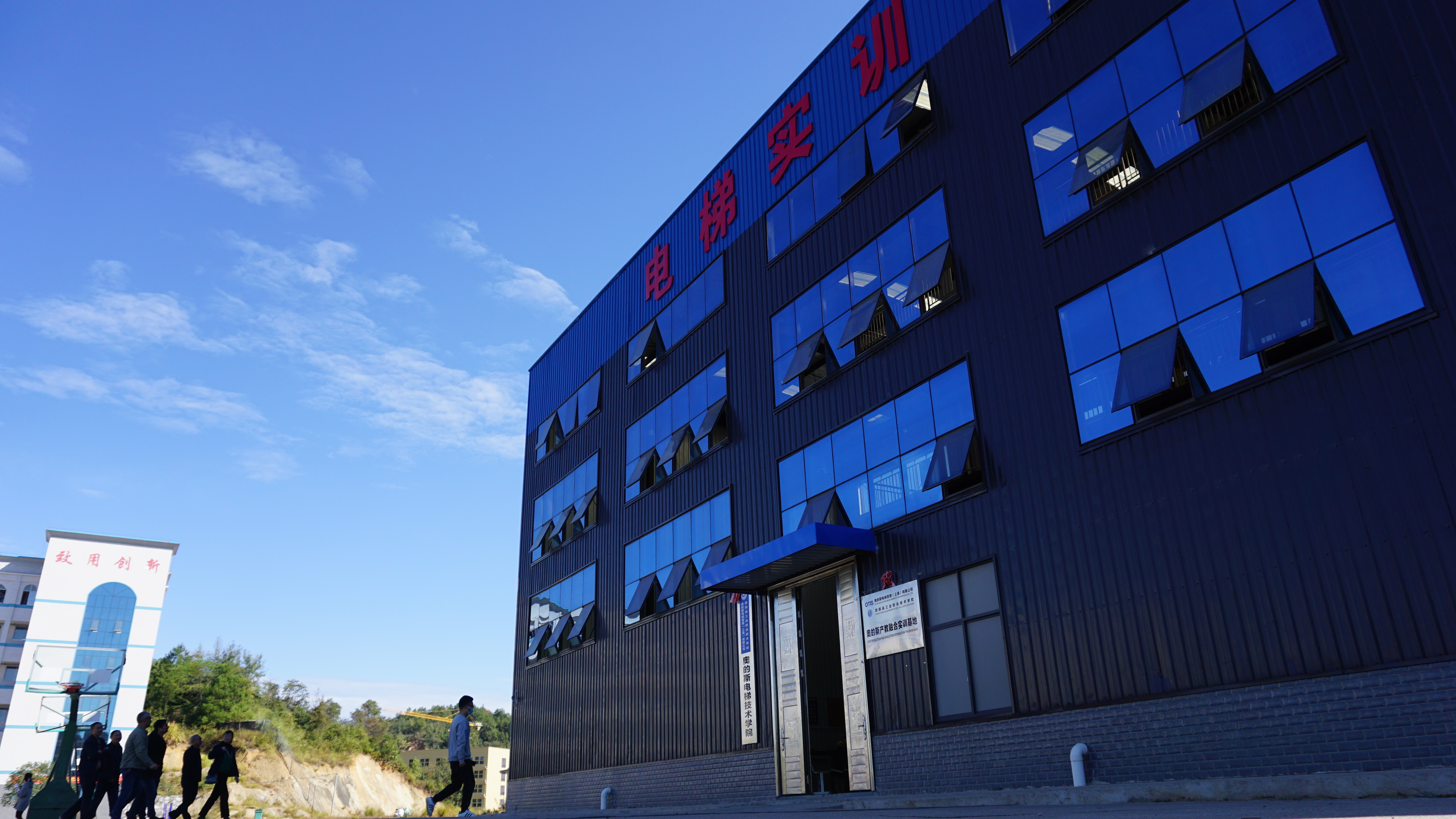 以督促优，以导赋能，做至朴至真教育