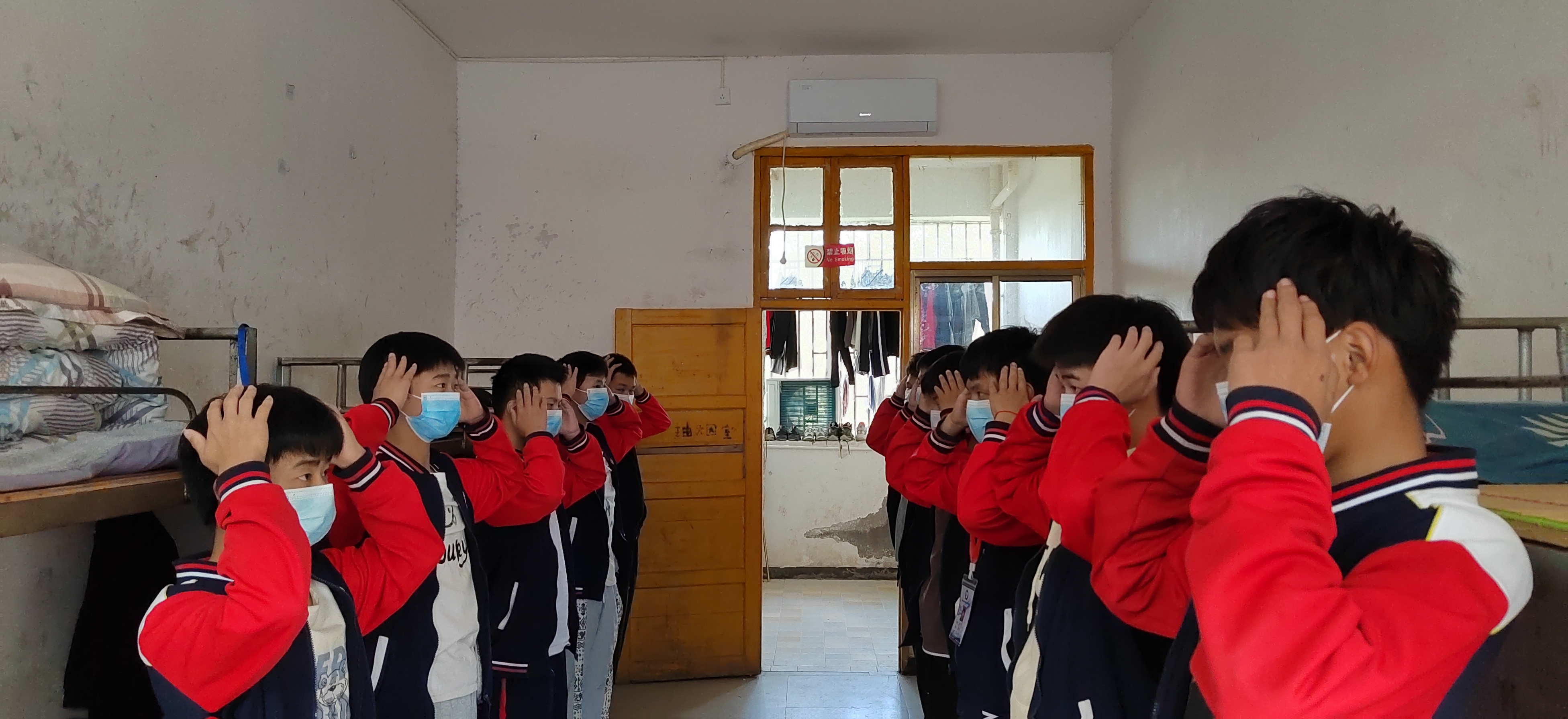 万众一心,共克时艰