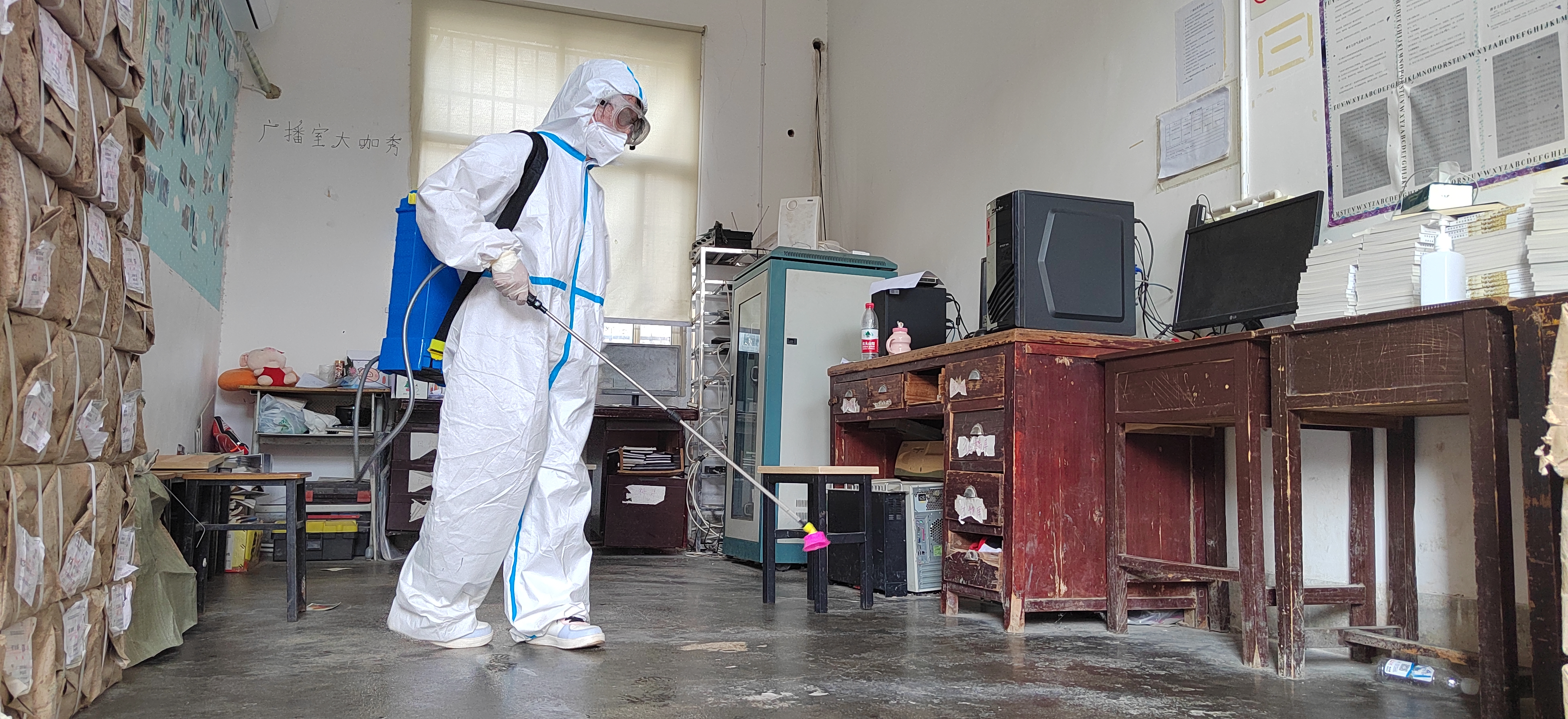 “疫”尘不染，“净”待疫散