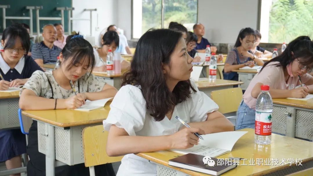 凝“新”聚力，筑梦前行----记邵阳县工业职业技术学校2022年新进教师岗前培训