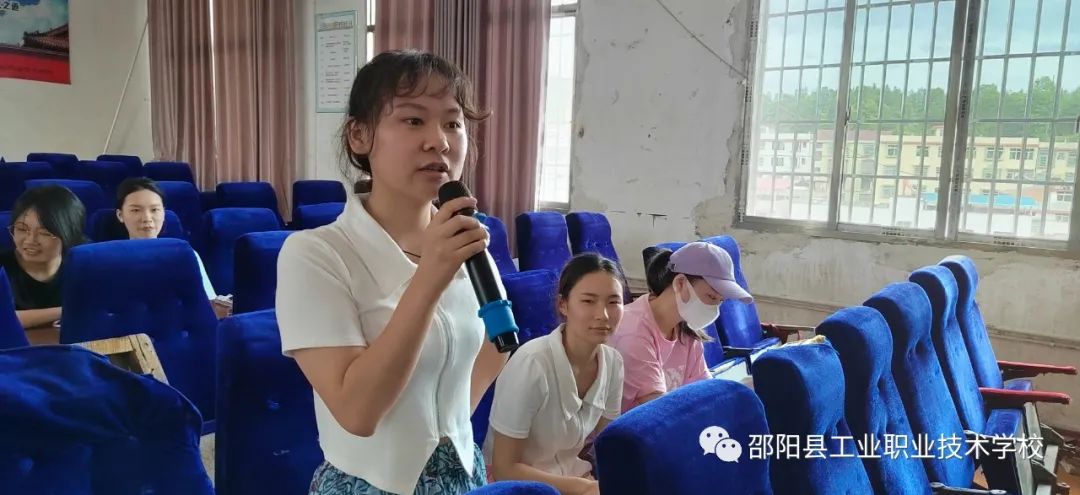 追忆入党初心，践行党员使命——记邵阳县工业职中第三次主题党日活动